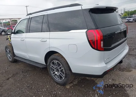 2025 Ford Expedition Active z USA, uszkodzony, nr VIN 1FMJU1J87SEA29225